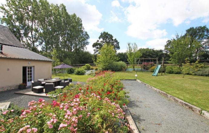 Gite De L'etot Fossey Holiday home *